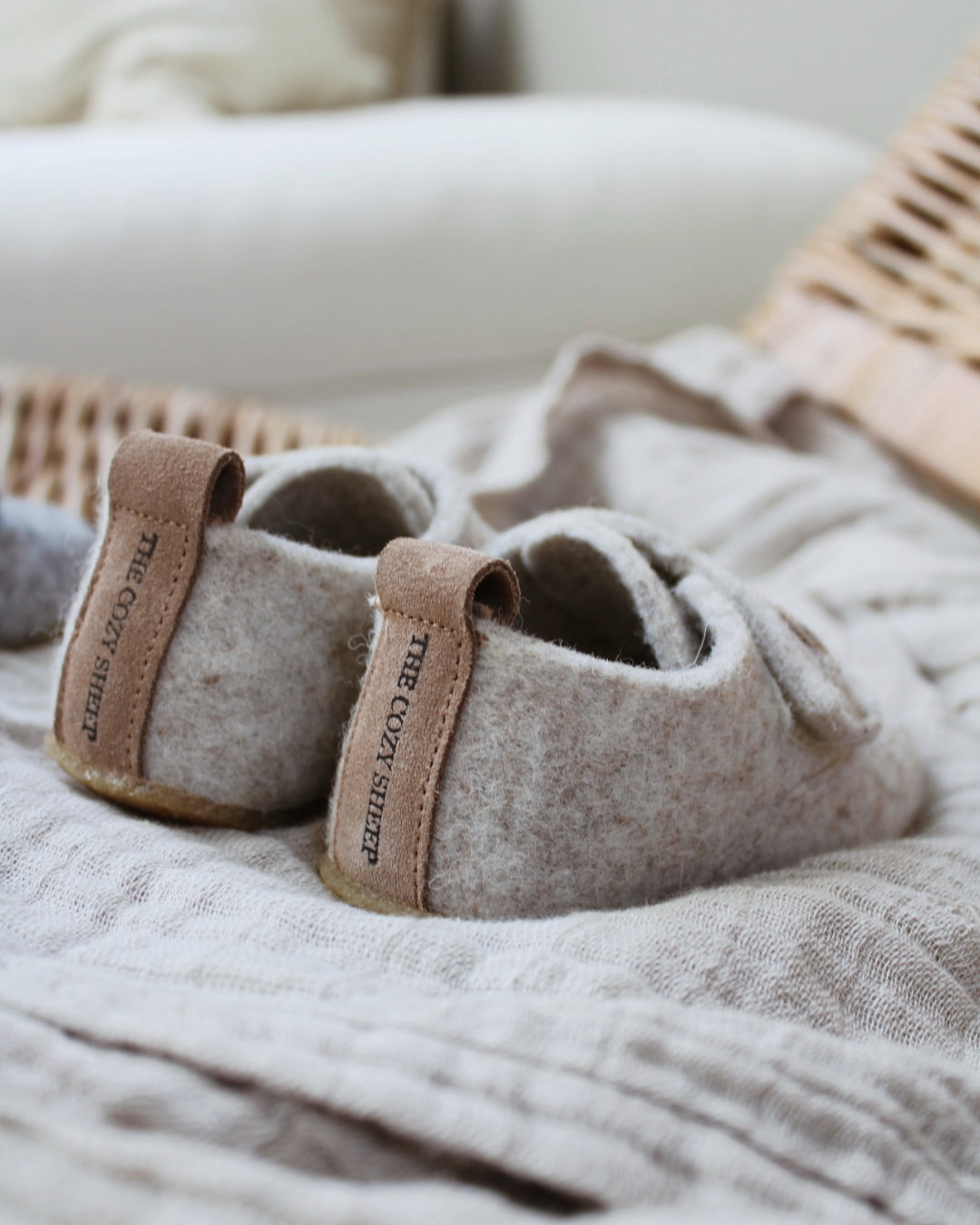 Pantoufles en feutre de laine pour enfants – Beige