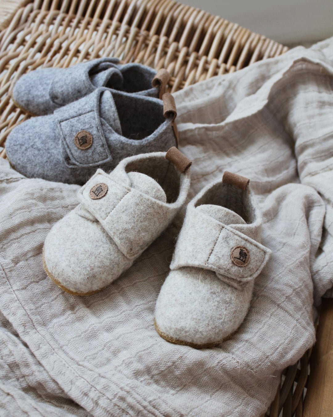 Pantoufles en feutre de laine pour enfants – Beige